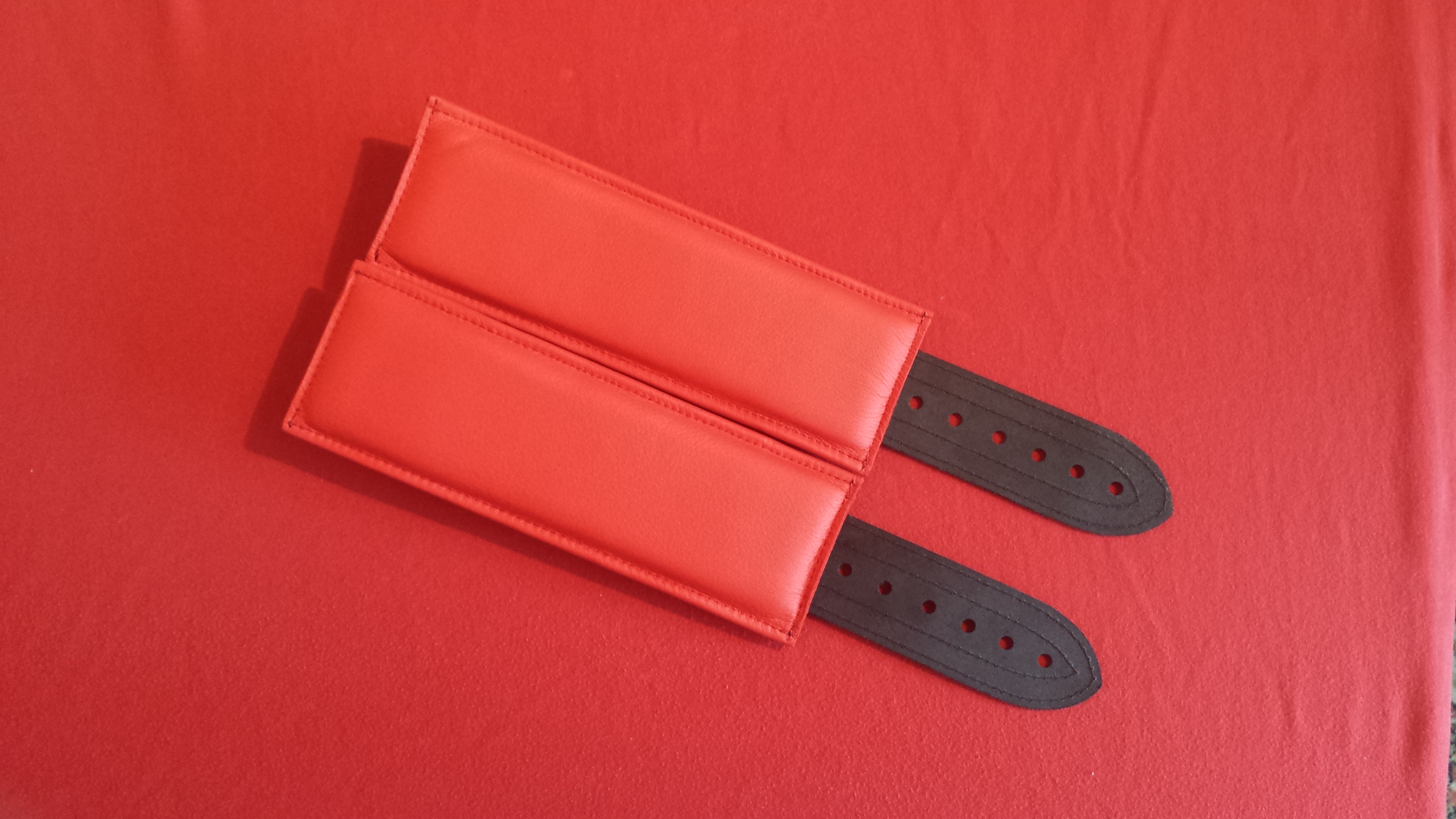 lockable handcuffs, black-red