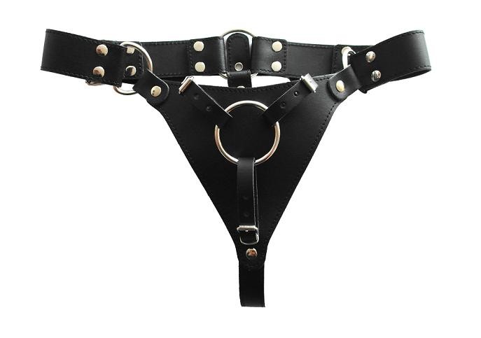 Woman harness dildo strap on