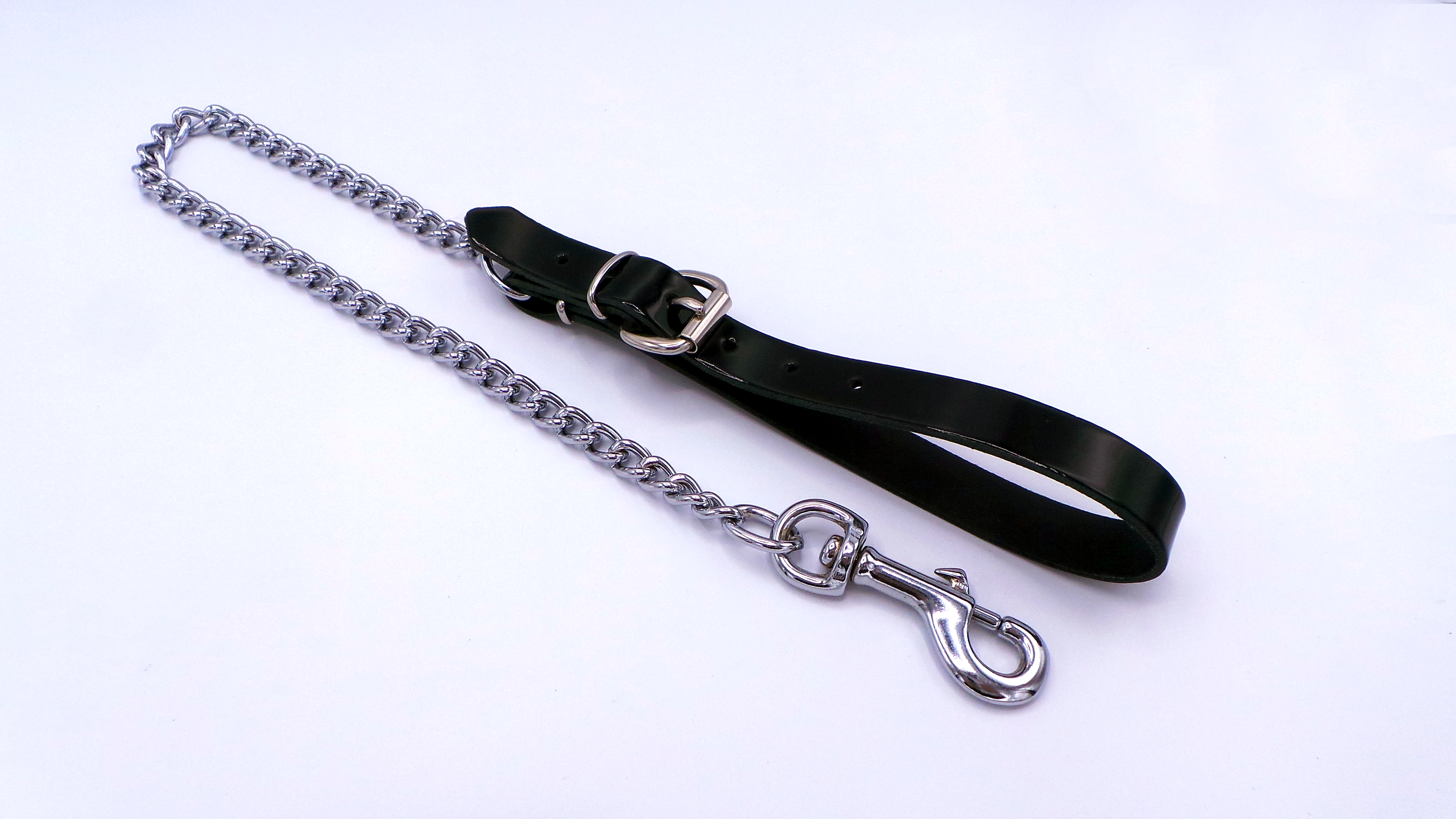 Guide chain with patent leather loop